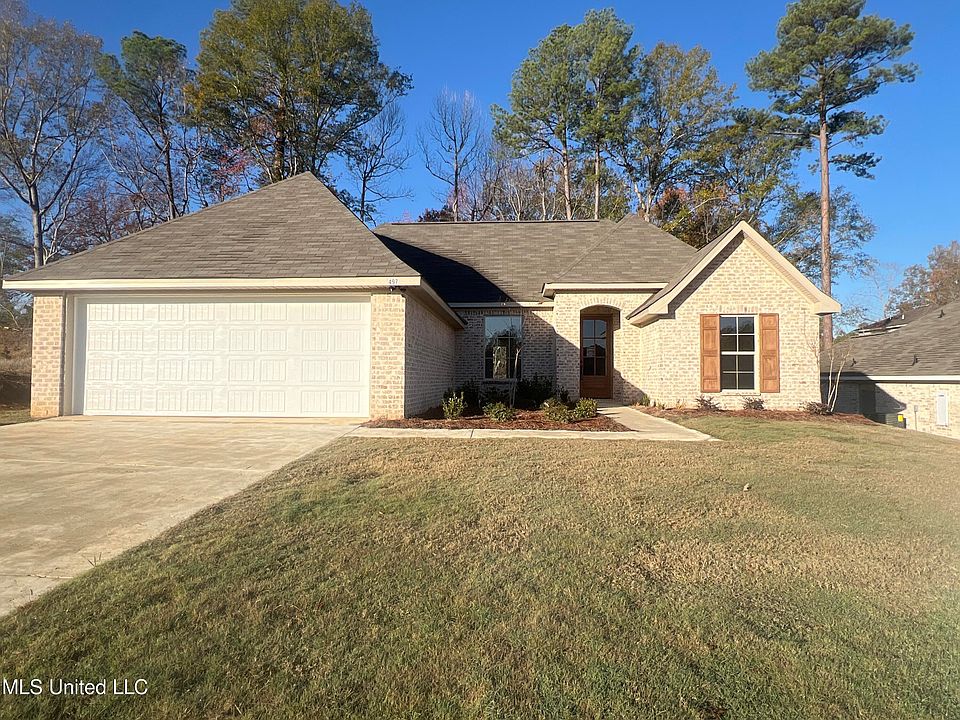 1st image of 497 Silver Hill Dr