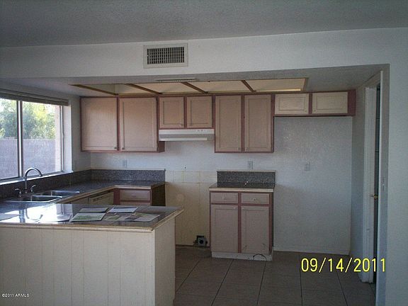 3rd image of 5001 W Columbine Dr