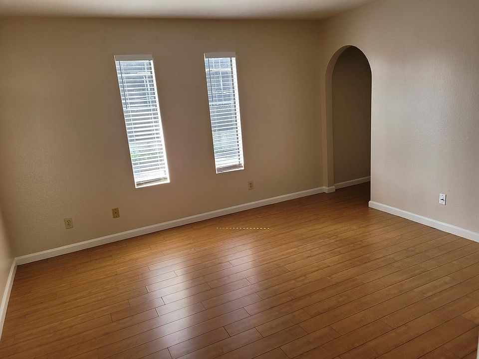 1st image of 3016 Suncrest Dr