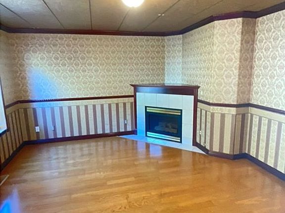 2nd image of 112 S 44th St