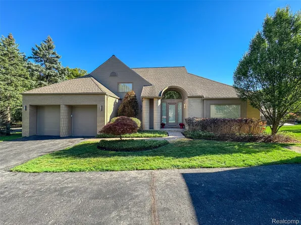 1615 Franklin Hills Dr, Bloomfield Hills, MI 48302