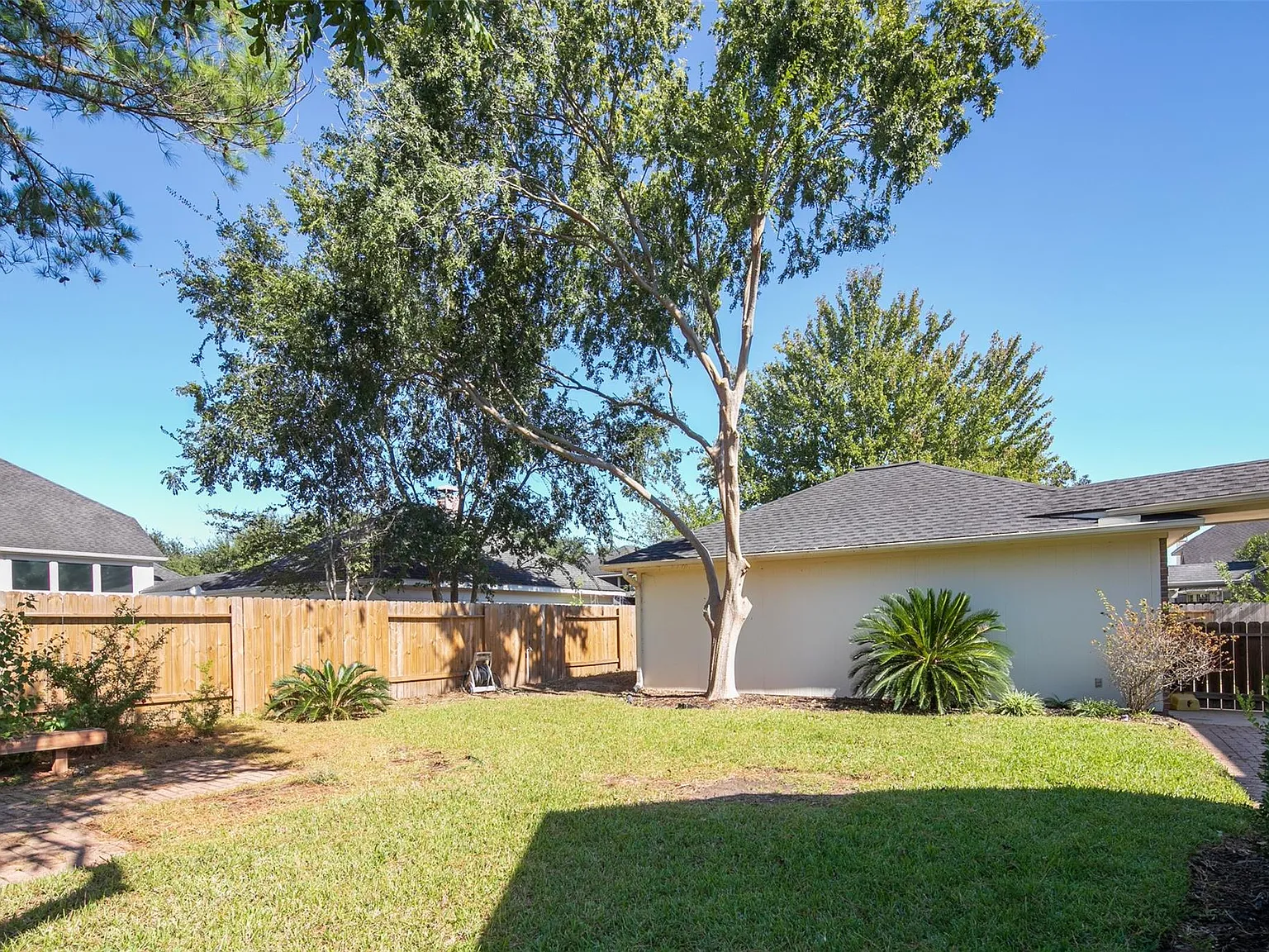 4 bed, 2.5 bath, 2631 sqft, $2,490 — Photo 3