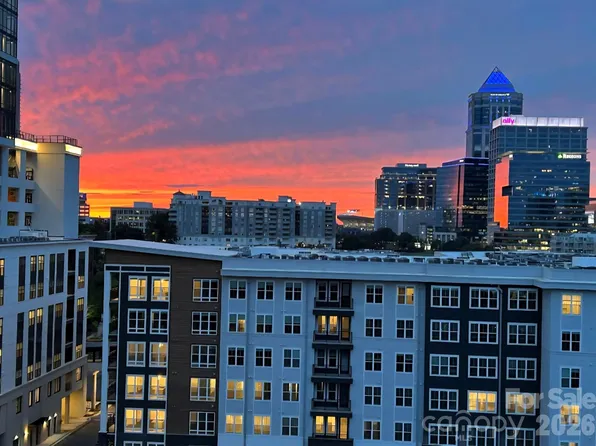 701 Royal Ct APT 1007, Charlotte, NC 28202