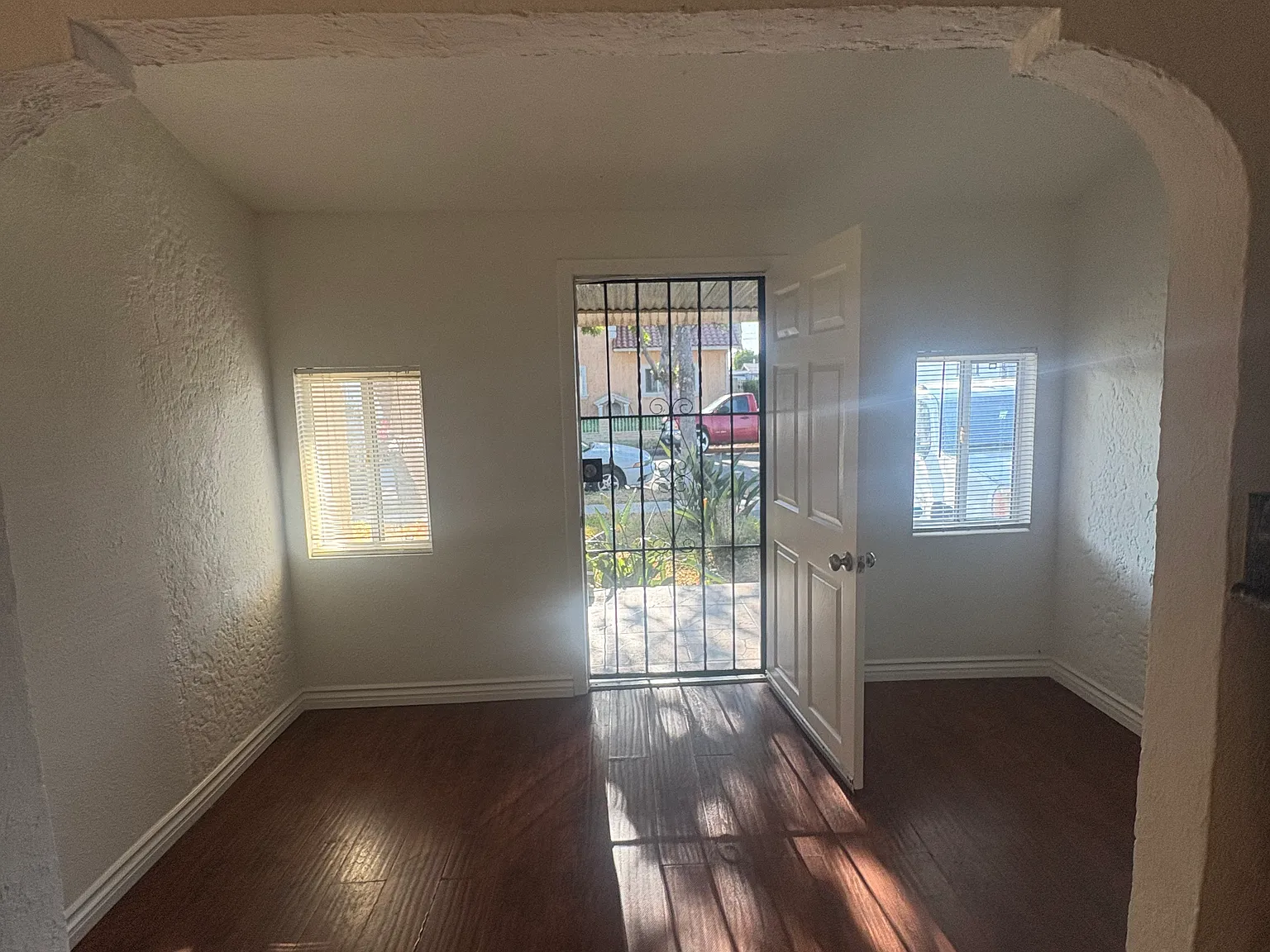 2 bed, 996 sqft, $2,825 — Photo 4
