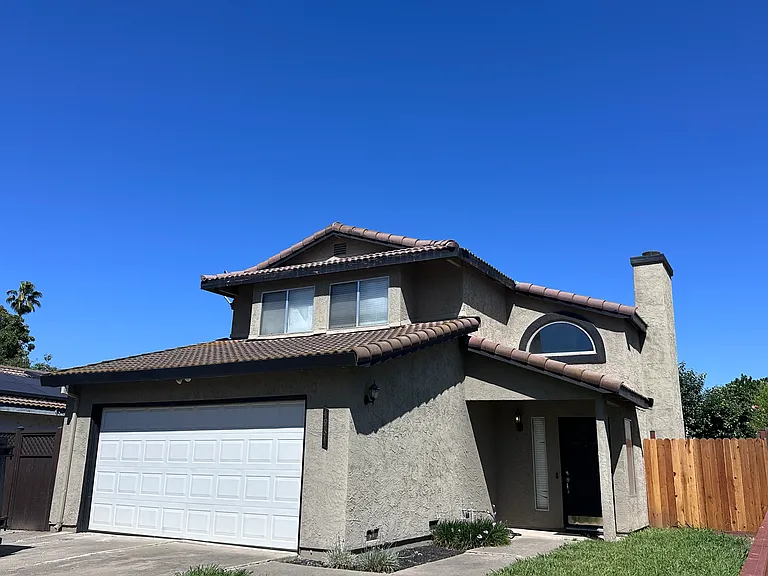 4981 Yvonne Way — Photo 1