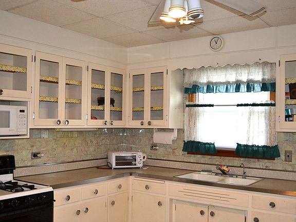 5th image of 9515 S Trumbull Ave