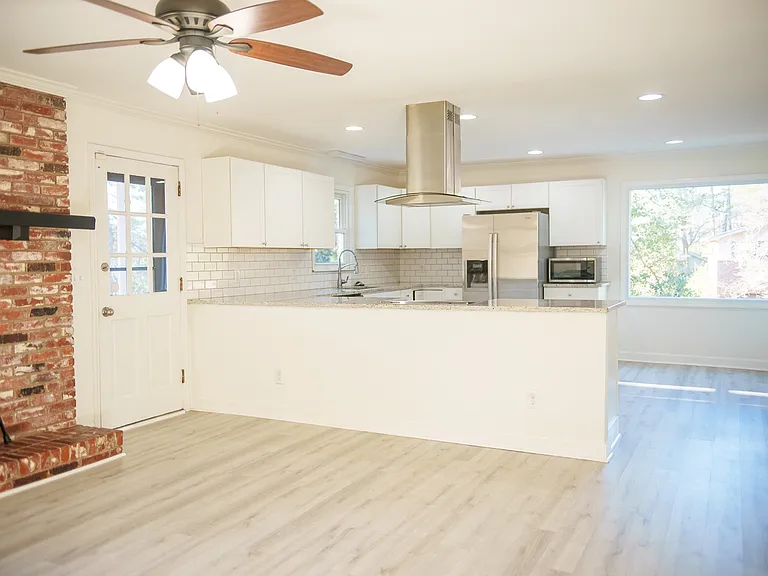 2423 Merry Wood Rd — Photo 6