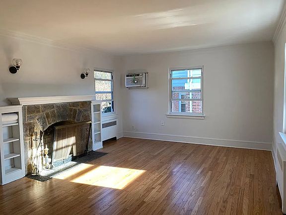 2nd image of 22124 Hartland Ave