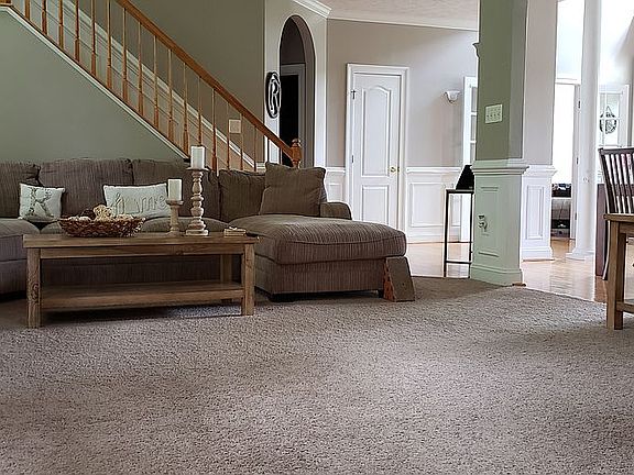 Lvg Room/Front Entry/Study