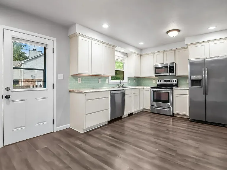 2301 Sherwood Hills Ct — Photo 14