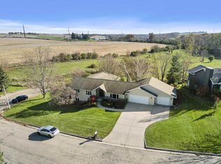 909 Daniel Pass, Mount Horeb, WI 53572