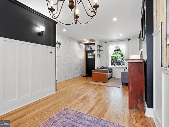 5th image of 534 Spruce St