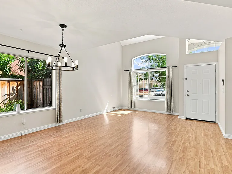 2693 Mission Greens Dr — Photo 3