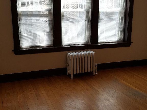 4th image of 1126 S Austin Blvd APT 1E