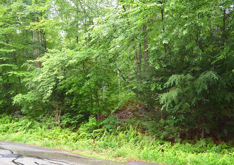 2nd image of 7 Monson Turnpike Rd