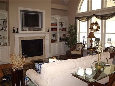 4th image of 2854 St. James Drive SE