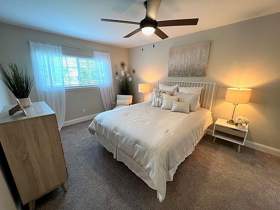 5th image of 3200 Lawndale Dr #2104