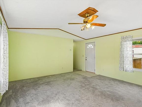 4th image of 7085 Bloomfield Rd #247