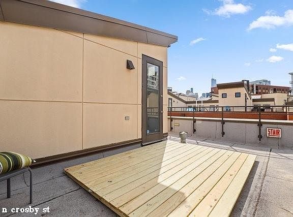 2nd image of 940 N Crosby St #1115