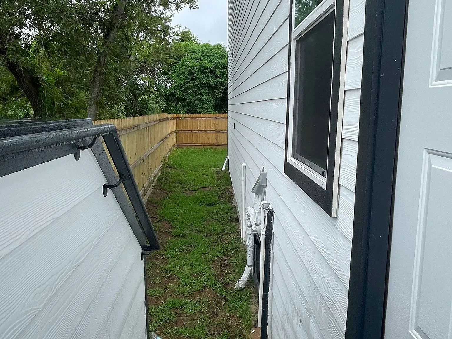 3 bed, 1150 sqft, $1,604 — Photo 3