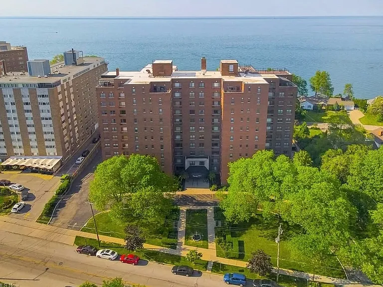 11720 Edgewater Dr #417 — Photo 29