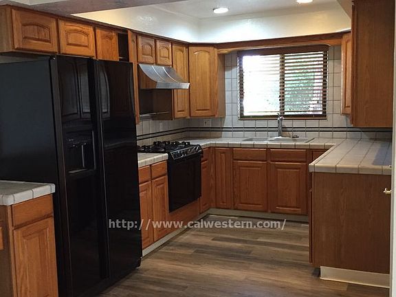 4th image of 2774 Wallace St