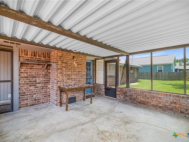 608 Rosewood Dr — Photo 26