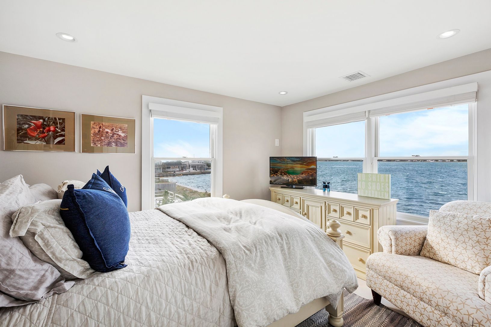  Master En Suite on the First With 2 large closets and the perfect bathroom.