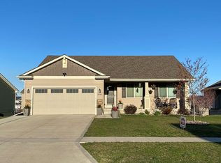 3505 Horton Cir, Clive, IA 50325