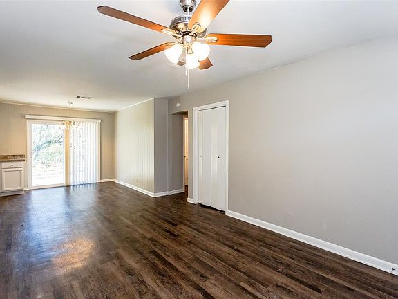 5th image of 621 Churchill Way