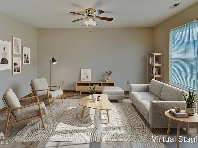 1120 S Clifton Ave — Photo 2