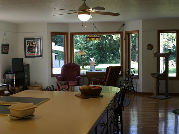 Beautiful bay window 