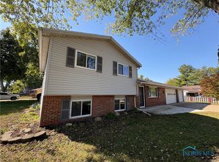 426 Cheswick Rd, Holland, OH