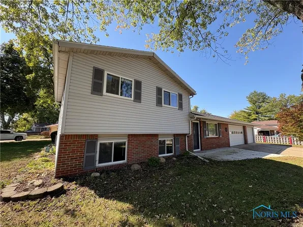 426 Cheswick Rd, Holland, OH 43528