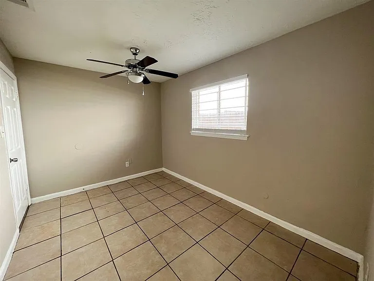 6736 W Fuqua Dr — Photo 21