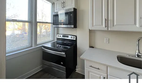 2 bed, 818 sqft, $1,645 — Photo 3