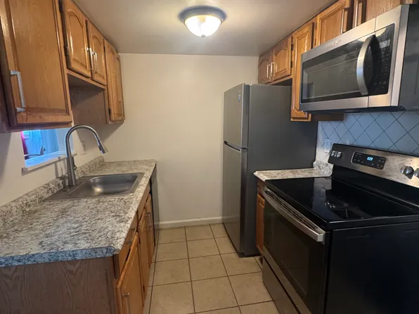 632 S Fawn St #8, Allentown, PA 18103