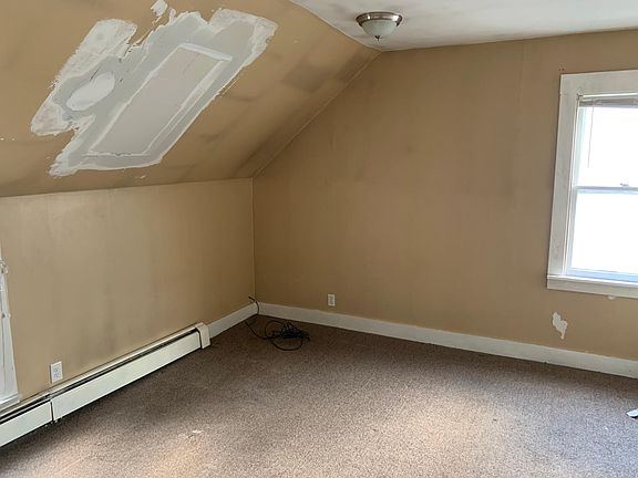 2nd image of 92 Gierlach St #2