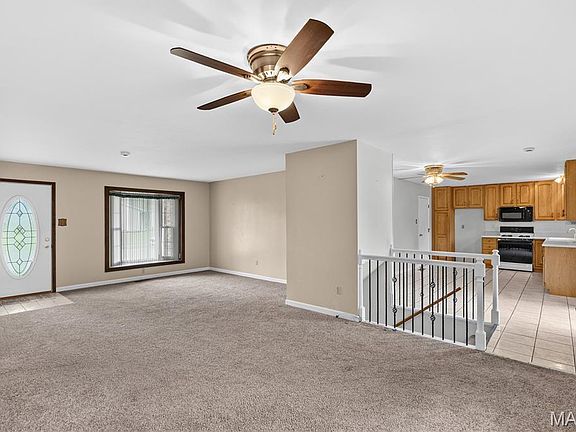 4th image of 2303 Broken Horse Ln