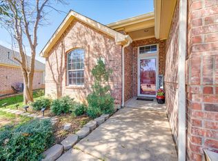117 Brookbank Ct, Crowley, TX 76036
