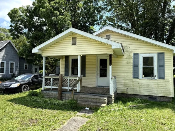 1815 E 17th St, Muncie, IN 47302