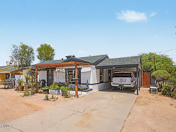 3rd image of 2922 W FILLMORE Street