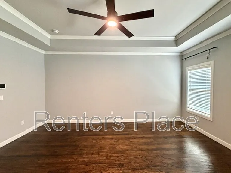 803 E Delmar Pl — Photo 14