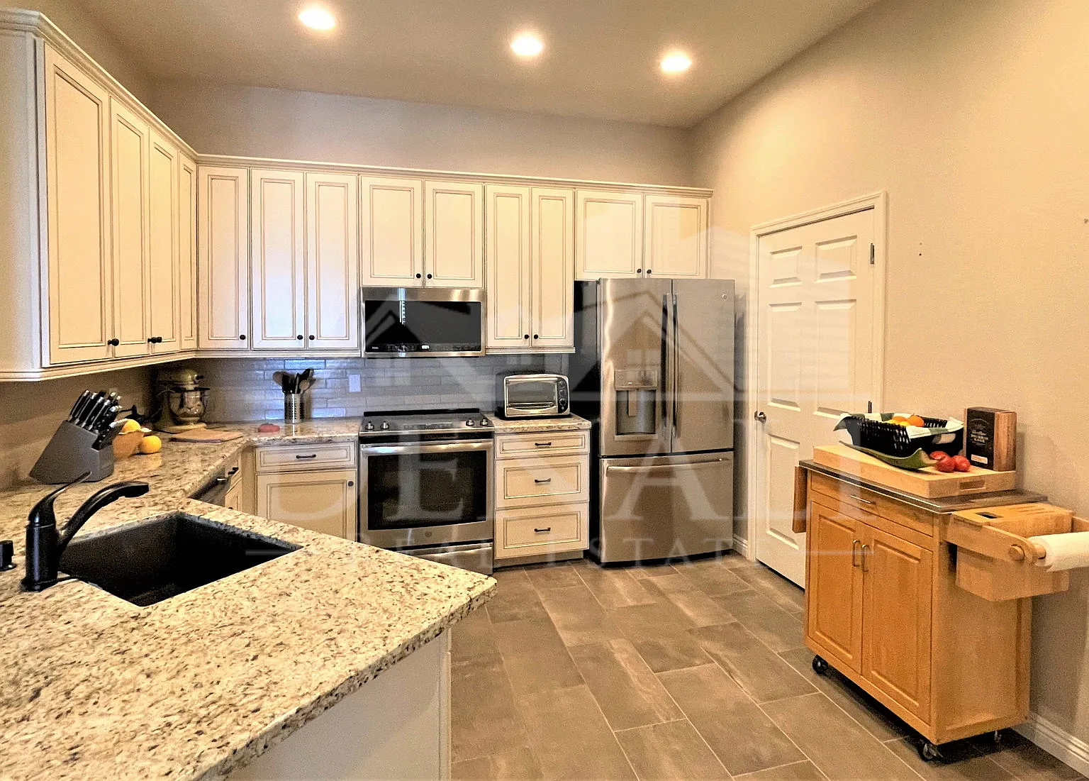 2 bed, 2.0 bath, 1350 sqft, $1,395 — Photo 3