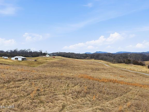 3rd image of 972 Cliff Top Rd