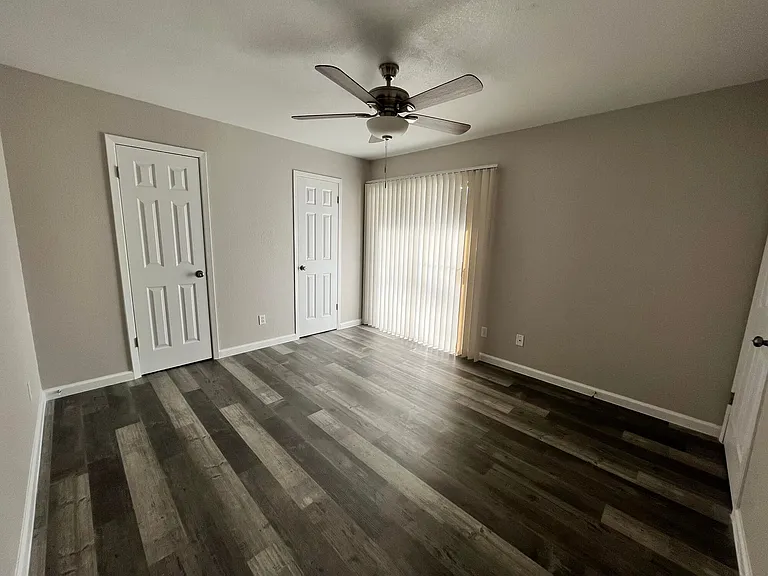 The Summit Apartments — Photo 31