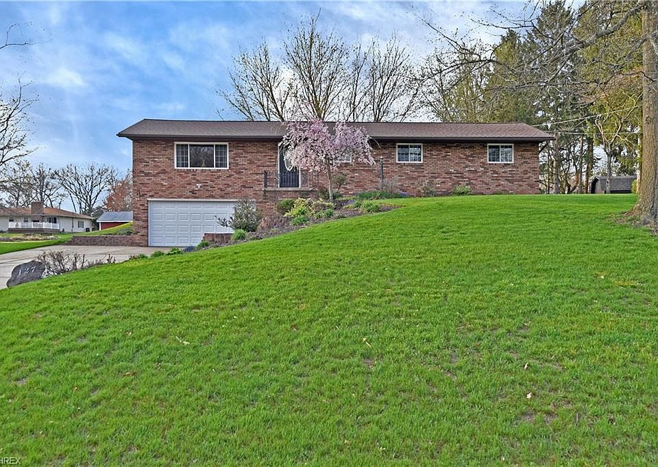 1st image of 127 Magua Dr