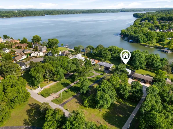 179 Snug Harbor Dr, Hendersonville, TN 37075
