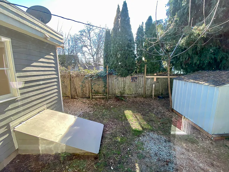 748 SE Miller St — Photo 19
