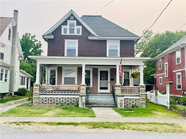 16 Spruce St, Dansville, NY 14437